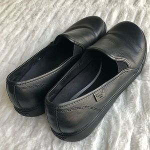 Klogs Women's Reyes Black Leather Slip Resistant Shoes - Size 9